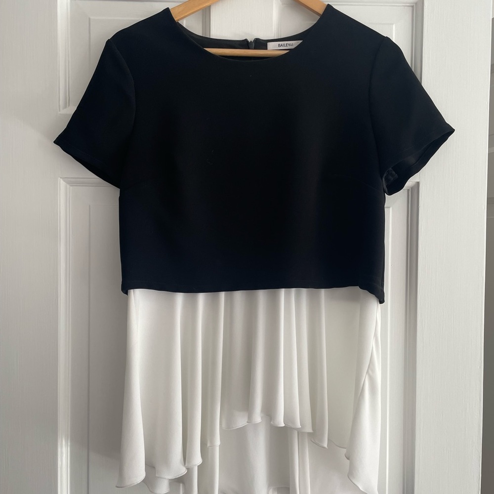 Bailey 44 Top